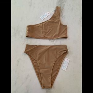 ☀️NWT Frankie’s Bikinis Set☀️